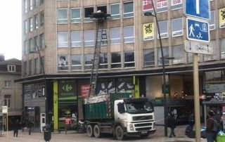 évacuation déchets à l'aide d'un lift