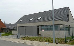 maison avec châssis en aluminium