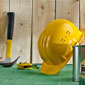 Casque de construction avec outils