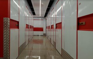 image d'un couloir de box de storage