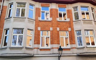 châssis pvc sur façade bruxelloise