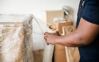 Emballage de carton dans du plastique