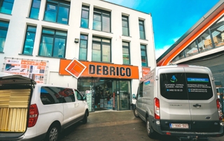 devanture du magasin Debrico