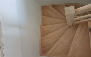 escaliers en colimaçon en bois
