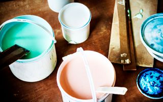 pots de peinture