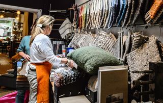 Magasin de tapis Place aux arts