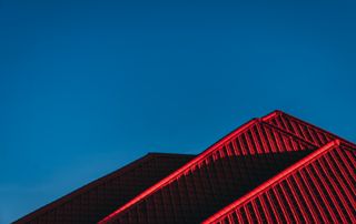 photo d'un toit rouge
